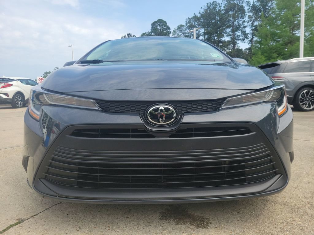 Used 2023 Toyota Corolla LE FWD image 4