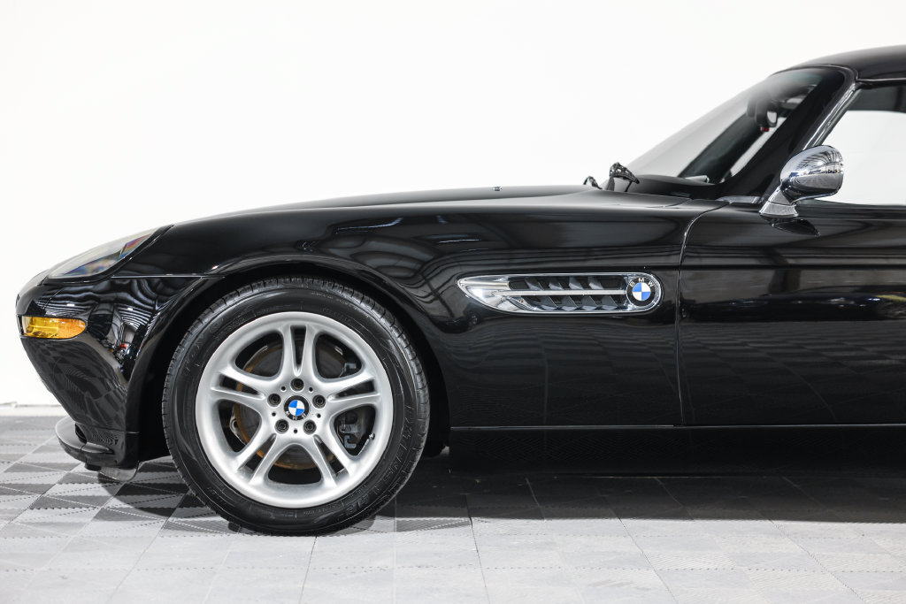 Used 2002 BMW Z8 RWD image 12