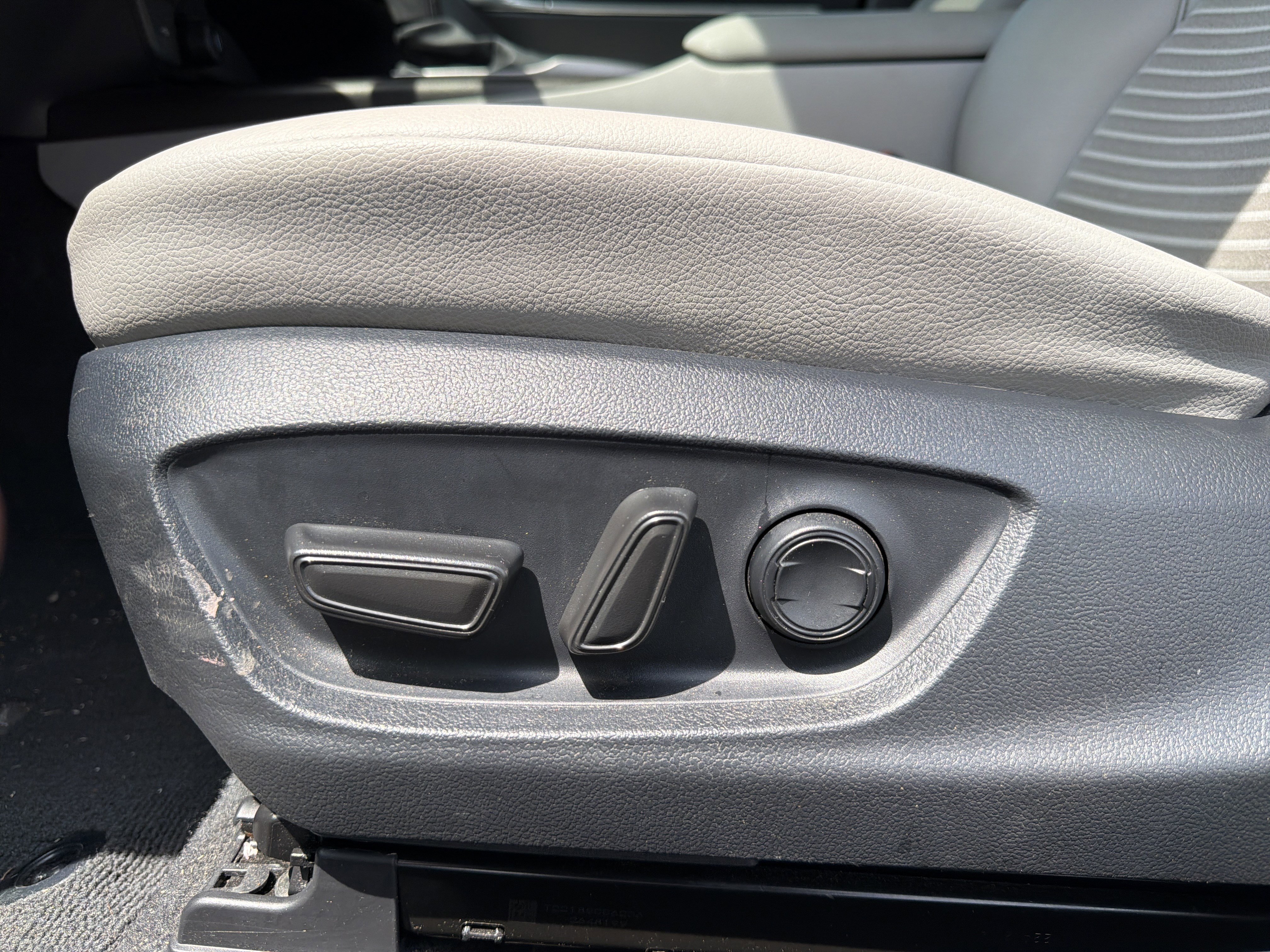Used 2023 Toyota Camry SE w/ Convenience Package FWD image 38
