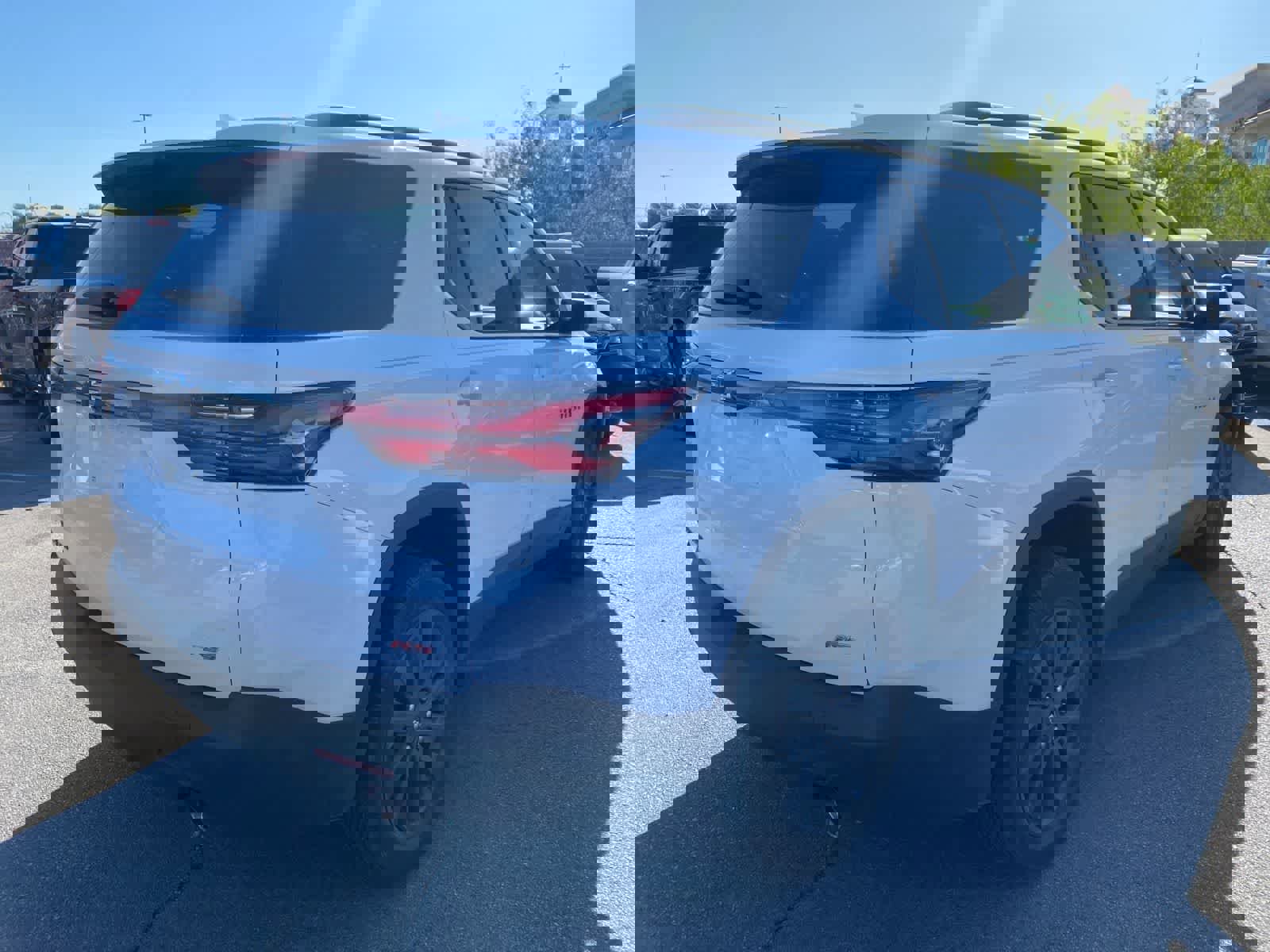 Used 2023 Chevrolet Traverse RS image 6