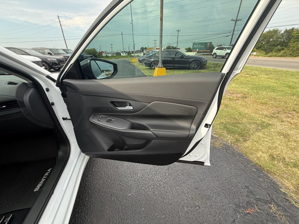 Used 2026 Nissan Sentra SV w/ SV Convenience Package FWD image 22