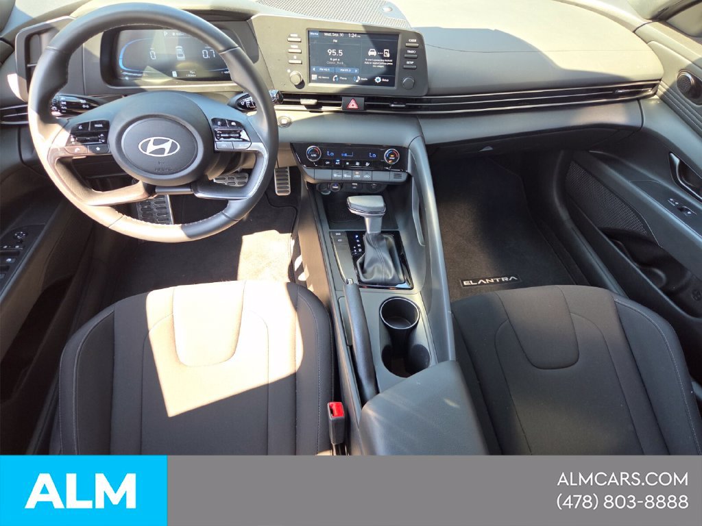 Certified 2025 Hyundai Elantra Sport FWD image 10