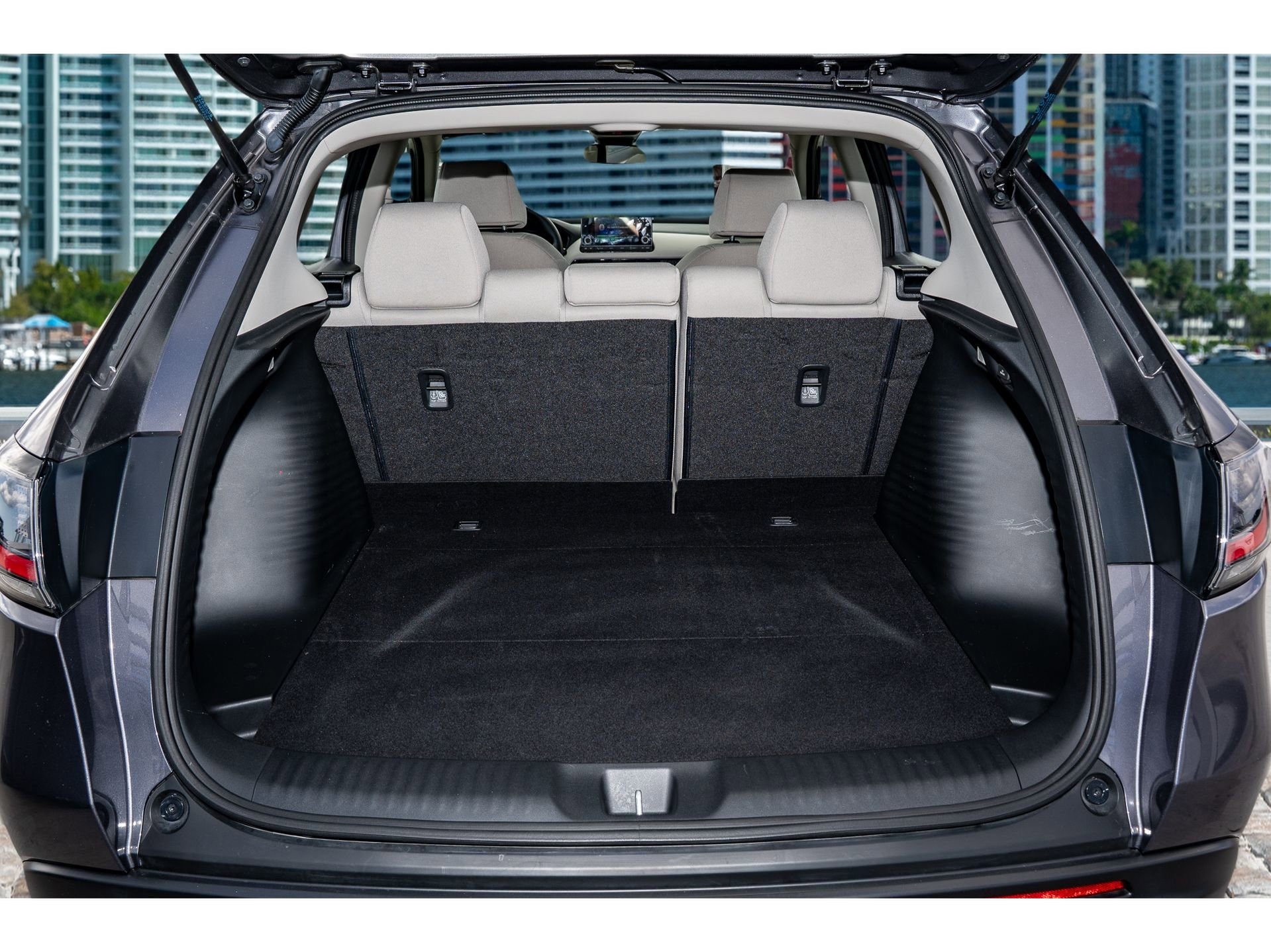 Certified 2023 Honda HR-V LX image 9