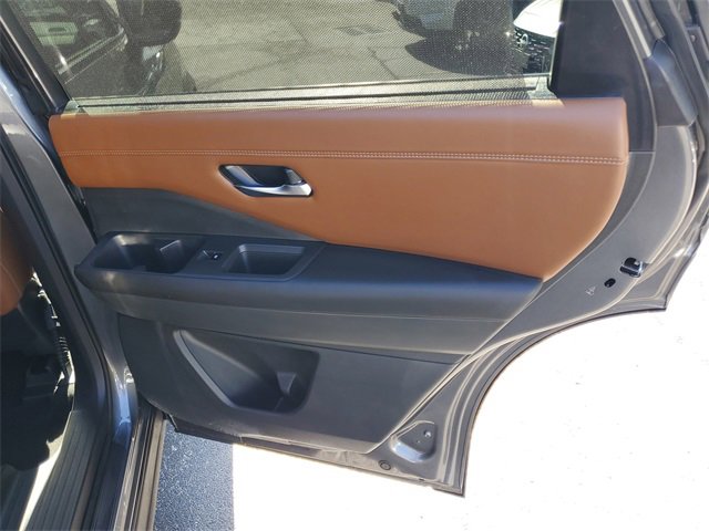 Used 2023 Nissan Pathfinder Platinum image 35