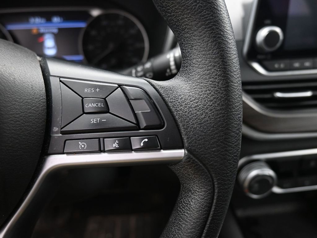 Used 2024 Nissan Altima 2.5 SV image 15