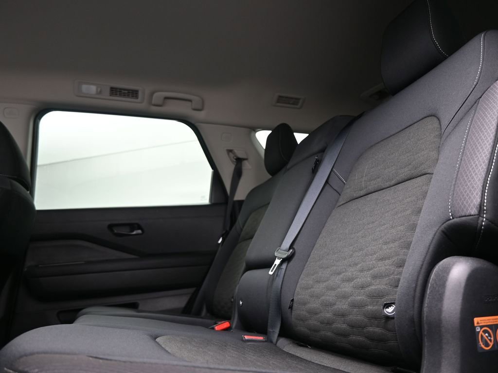 Used 2024 Nissan Pathfinder SV w/ Cargo Package FWD image 11