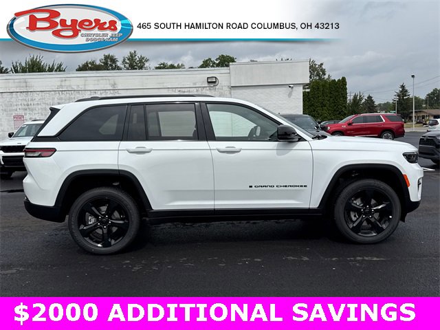 New 2025 Jeep Grand Cherokee Altitude image 7