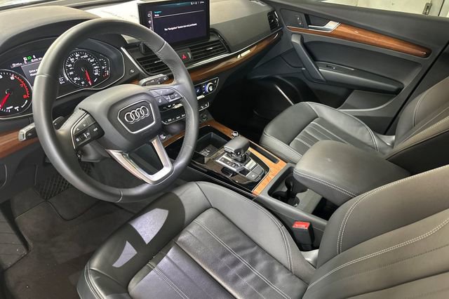 Used 2023 Audi Q5 2.0T Premium w/ Convenience Package image 11