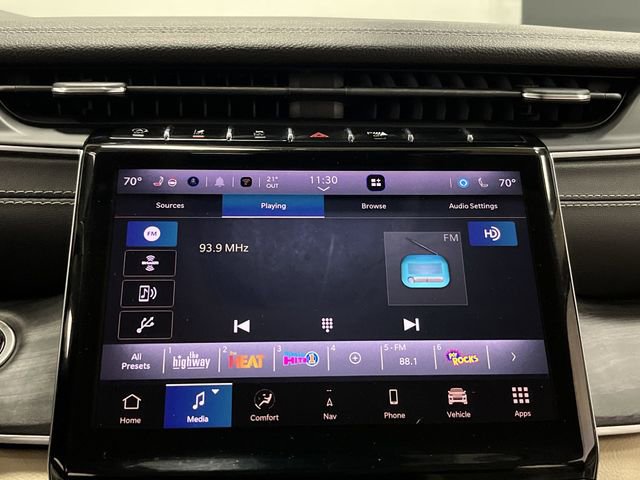 Used 2022 Jeep Grand Cherokee Limited w/ Luxury Tech Group II image 19