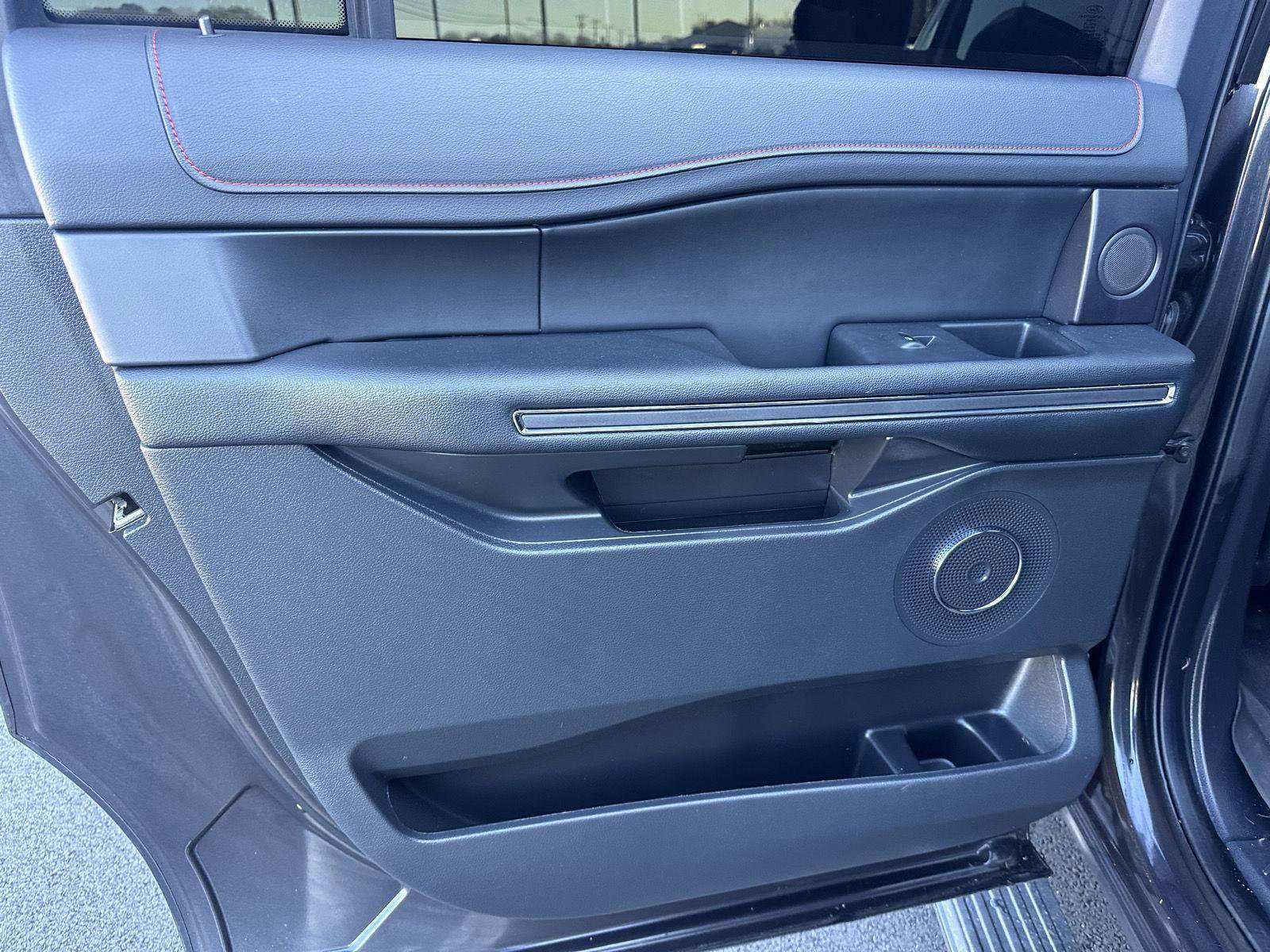 Used 2024 Ford Expedition Max Limited image 21