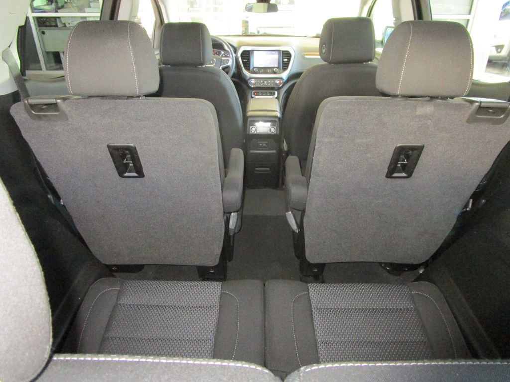 Used 2021 GMC Acadia SLE image 13