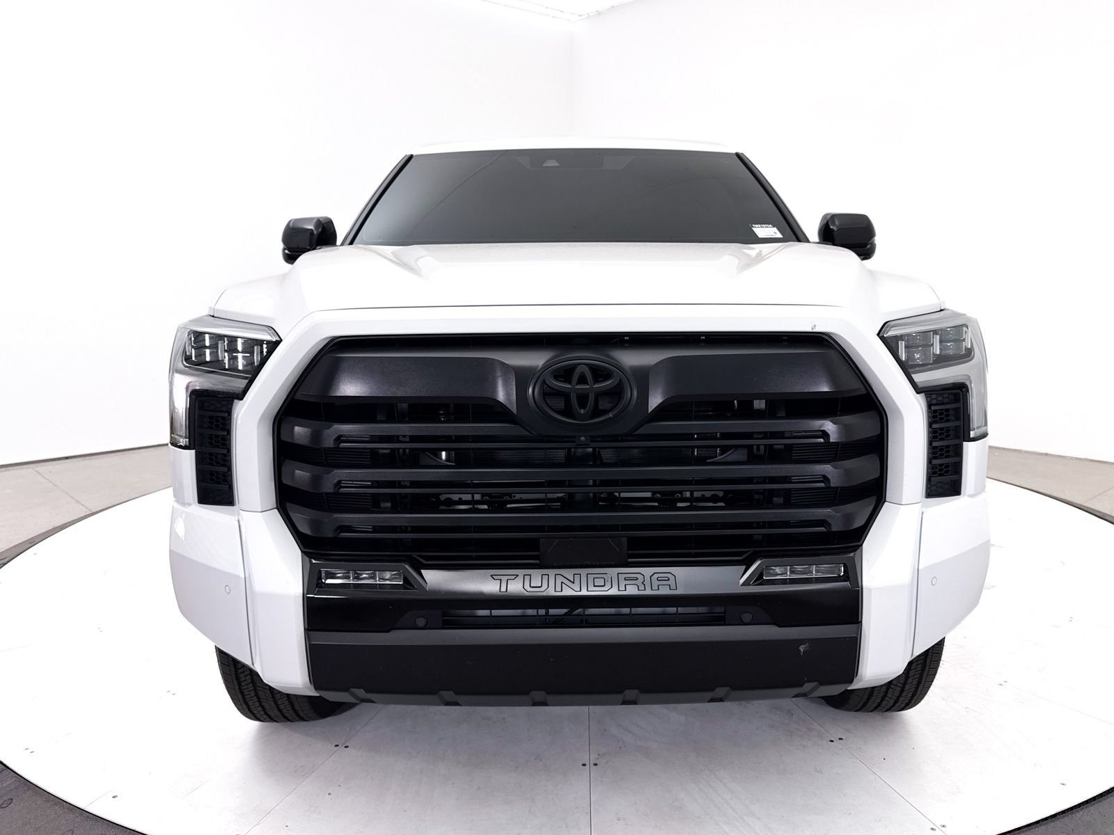 Used 2026 Toyota Tundra Limited AWD/4WD image 14