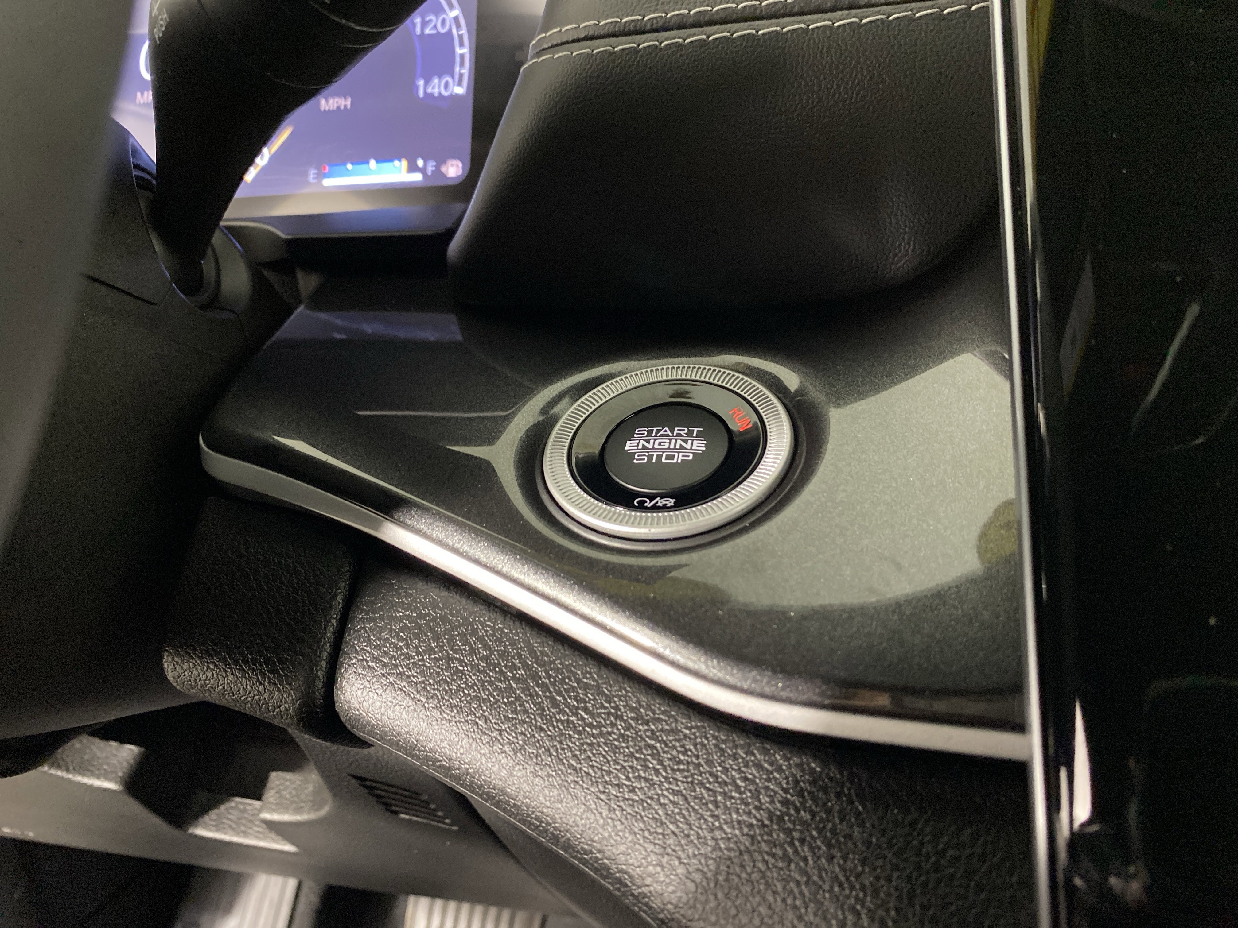 Used 2023 Jeep Grand Cherokee L Laredo image 25