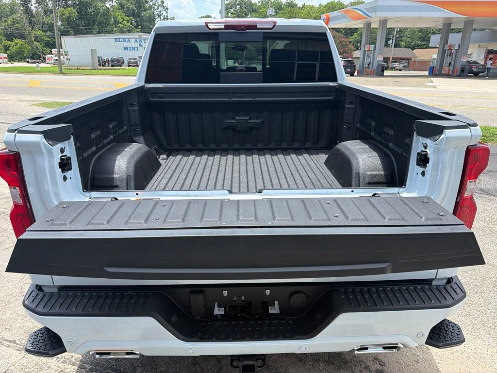 New 2026 Chevrolet Silverado 1500 High Country AWD/4WD image 17