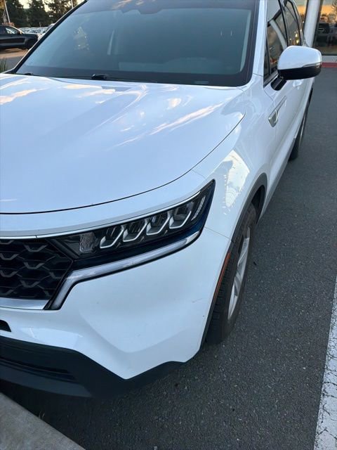 Used 2021 Kia Sorento LX image 2