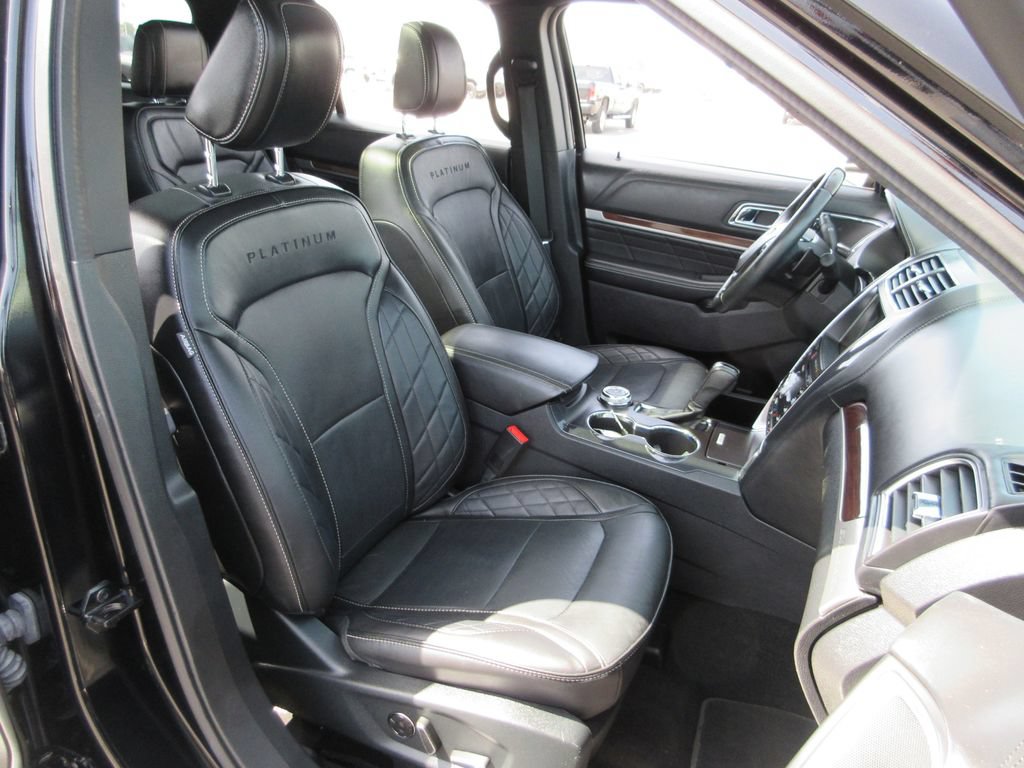 Used 2018 Ford Explorer Platinum AWD/4WD image 25