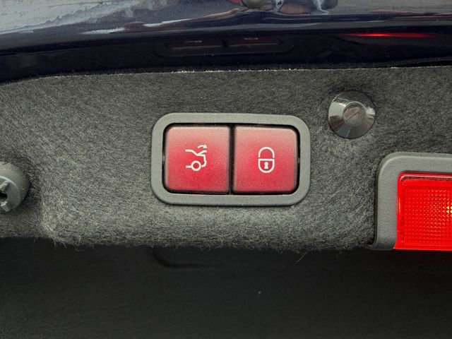 Used 2015 Mercedes-Benz C 300 Sedan image 29