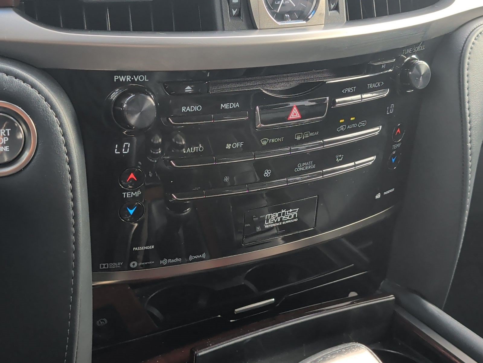 Used 2019 Lexus LX 570 4WD w/ Luxury Package image 20
