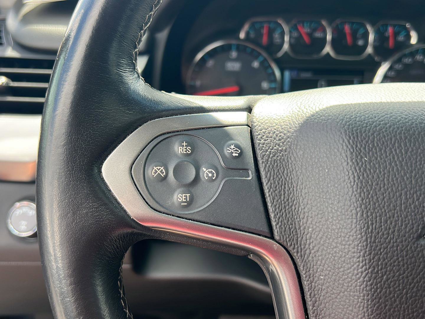 Used 2019 Chevrolet Suburban LT image 22