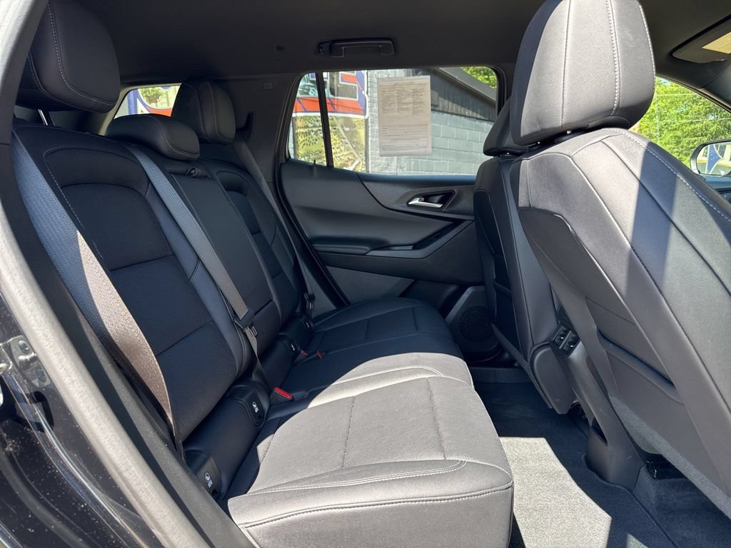 Used 2025 Chevrolet Equinox LT w/ Convenience Package II AWD/4WD image 13