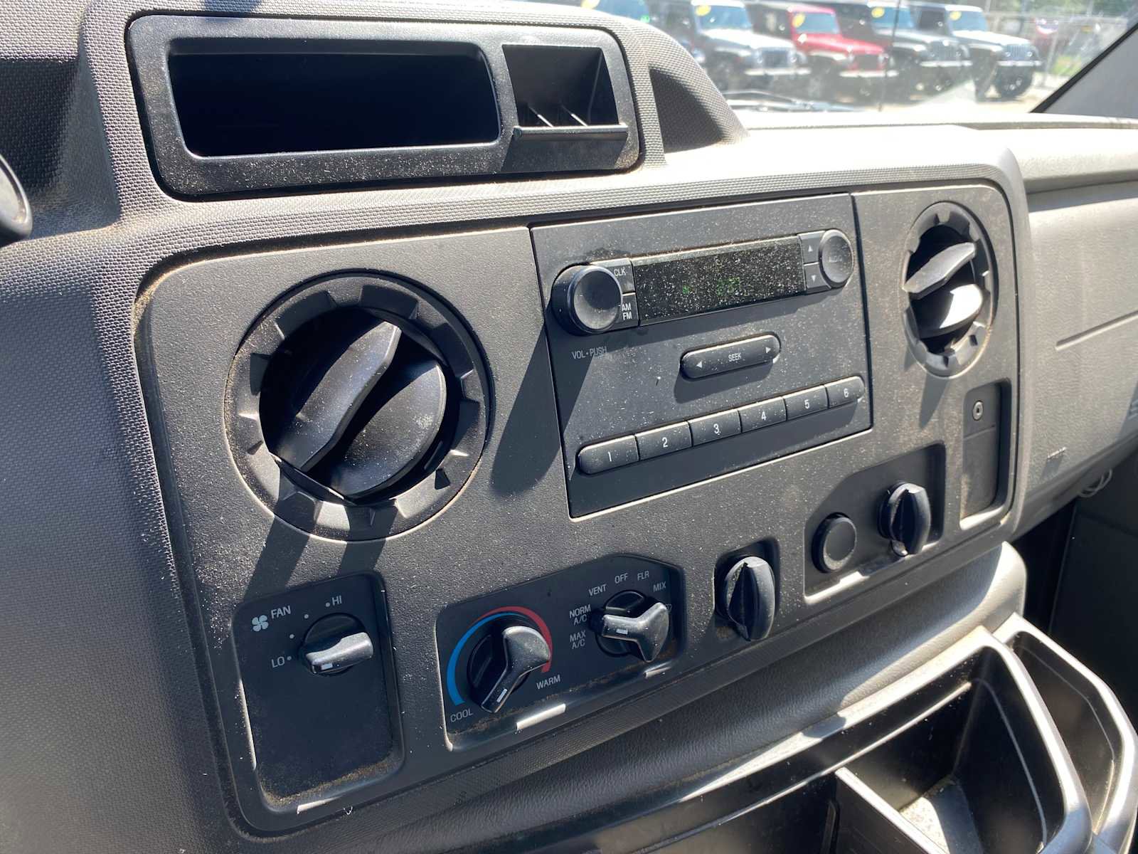 Used 2017 Ford E-450 and Econoline 450 Super Duty RWD image 12
