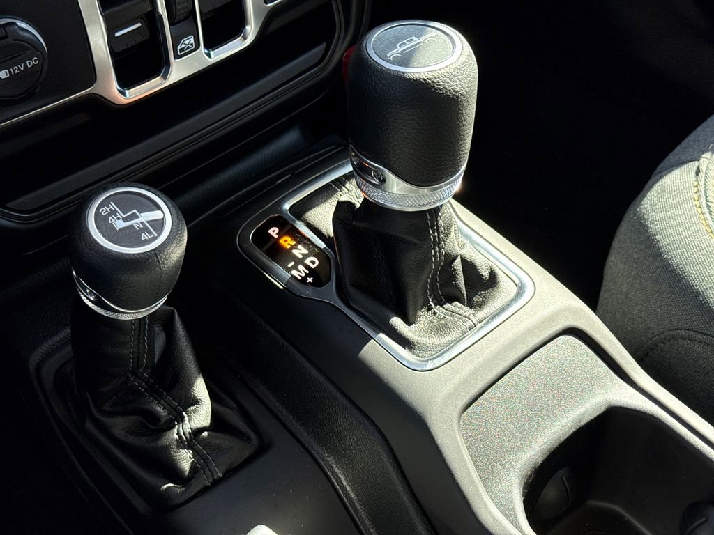 New 2025 Jeep Gladiator Sport image 28