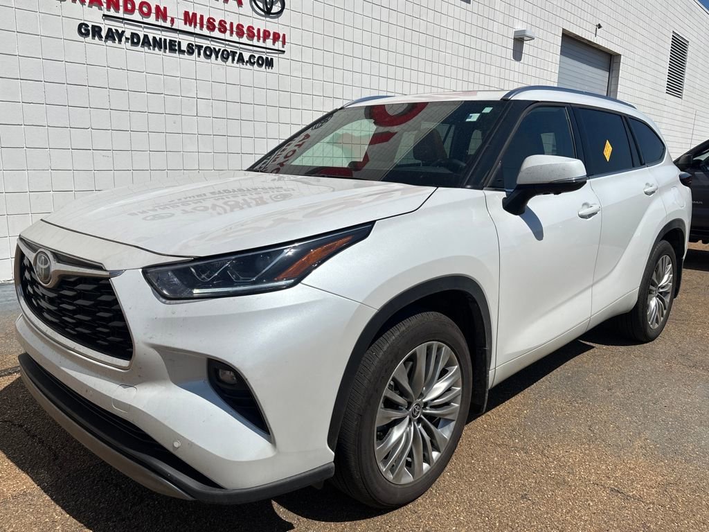 Used 2025 Toyota Highlander Platinum video 1