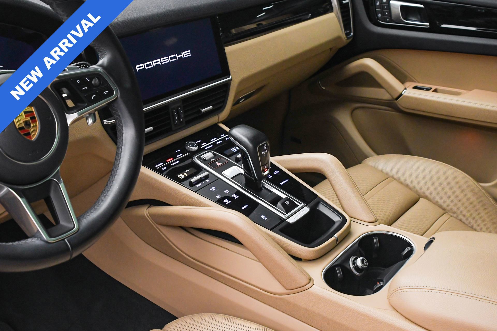 Used 2023 Porsche Cayenne Platinum Edition image 38