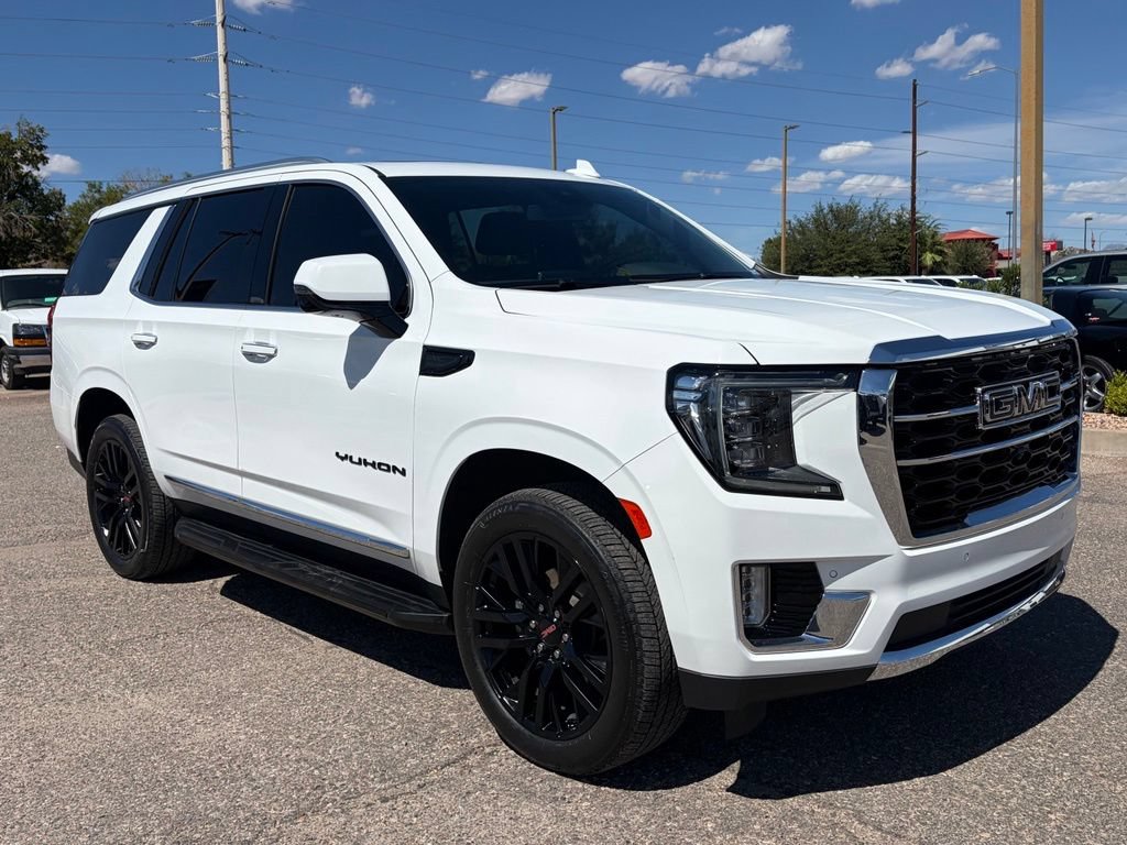 Used 2024 GMC Yukon SLT w/ SLT Premium Package AWD/4WD image 3