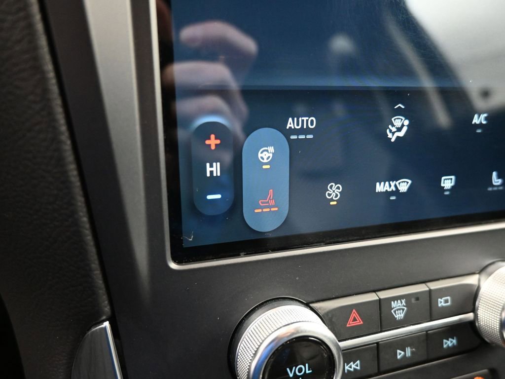 Used 2024 Ford Edge Titanium image 17