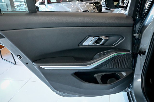Used 2023 BMW 330i xDrive Sedan w/ M Sport Package image 19