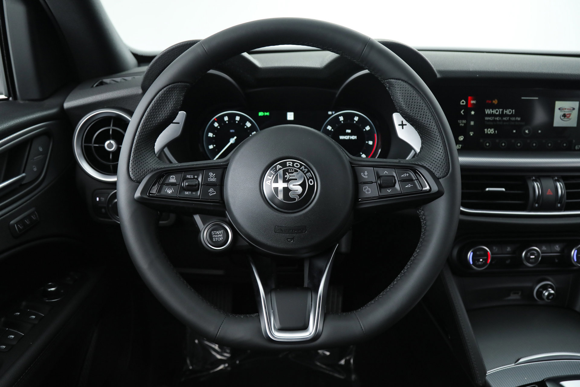 New 2025 Alfa Romeo Stelvio Sprint w/ Convenience Package AWD/4WD image 19