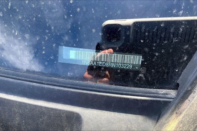 Used 2024 Nissan Titan SV w/ SV Convenience Package image 35