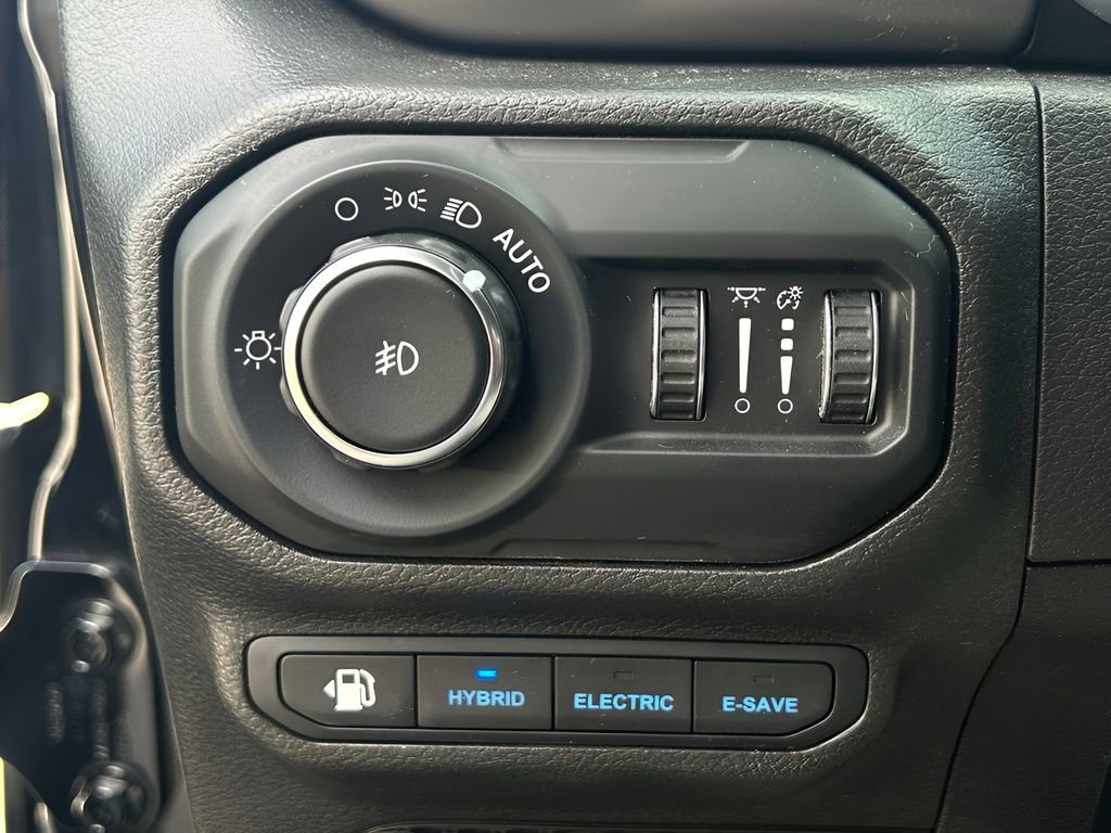 Used 2022 Jeep Wrangler Unlimited Rubicon 4xe image 31