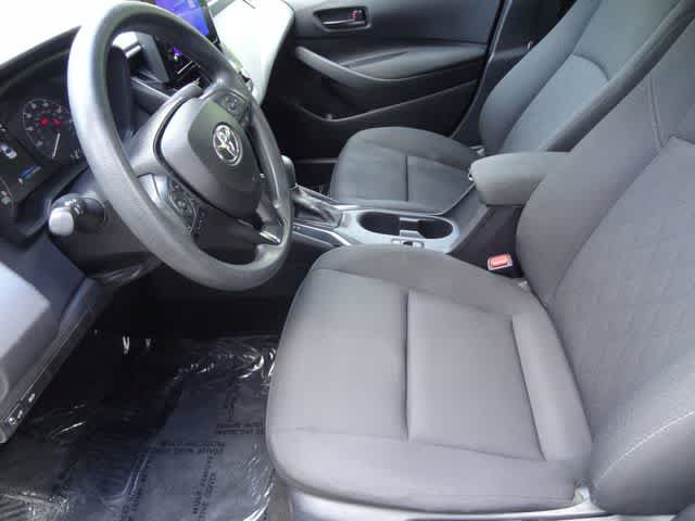 Used 2025 Toyota Corolla LE FWD image 6