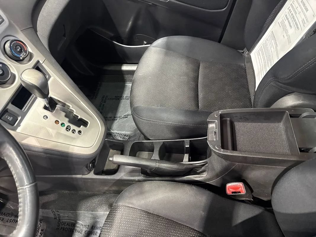 Used 2010 Pontiac Vibe AWD w/ Sun And Sound Package image 83