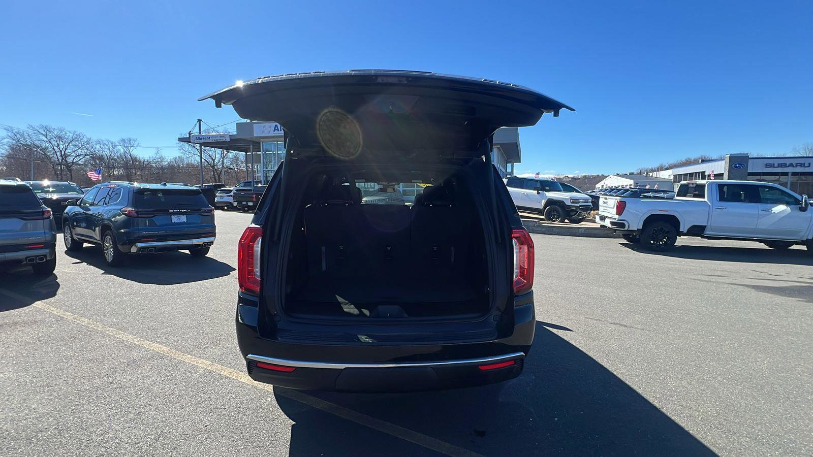 Used 2024 GMC Yukon SLT image 31