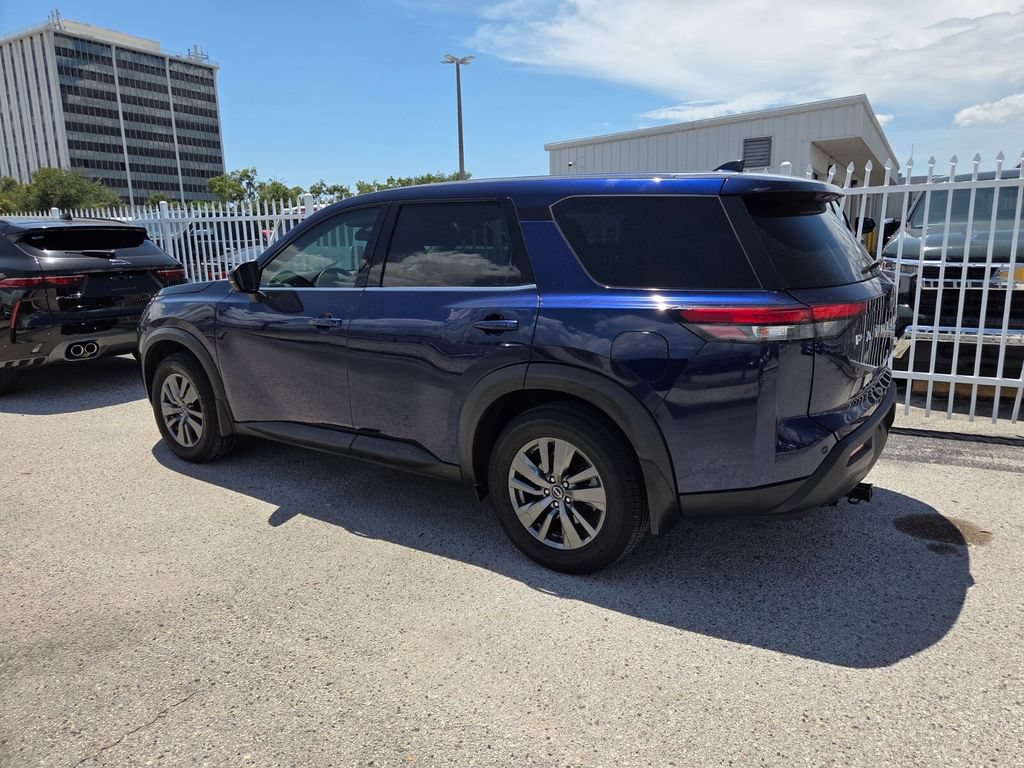 Used 2022 Nissan Pathfinder S FWD image 5
