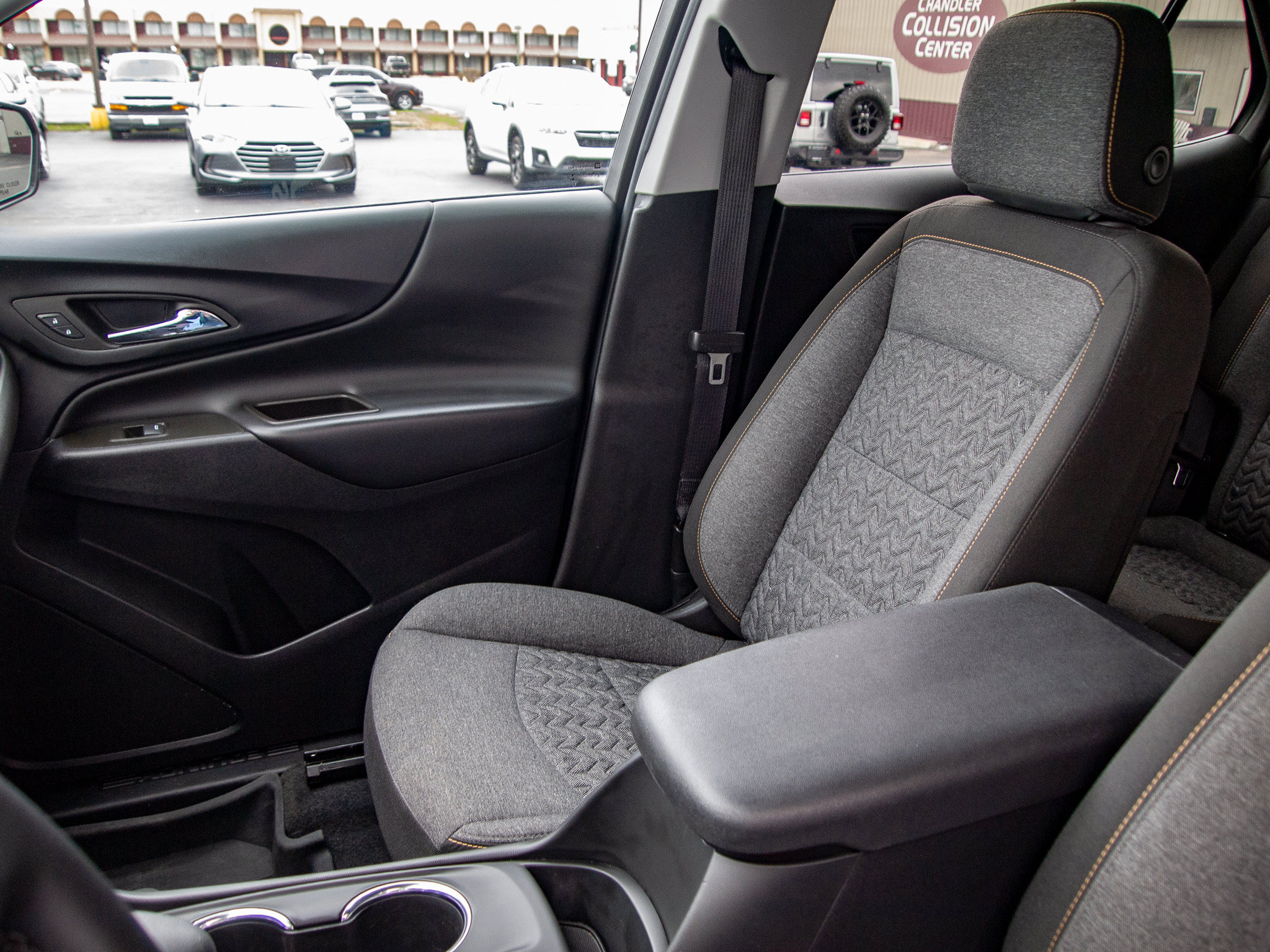 Used 2023 Chevrolet Equinox LT FWD image 13