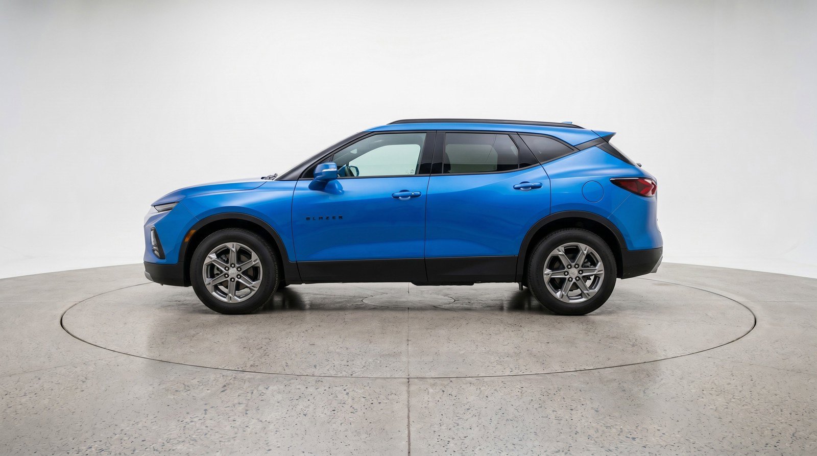 Used 2025 Chevrolet Blazer LT FWD image 5