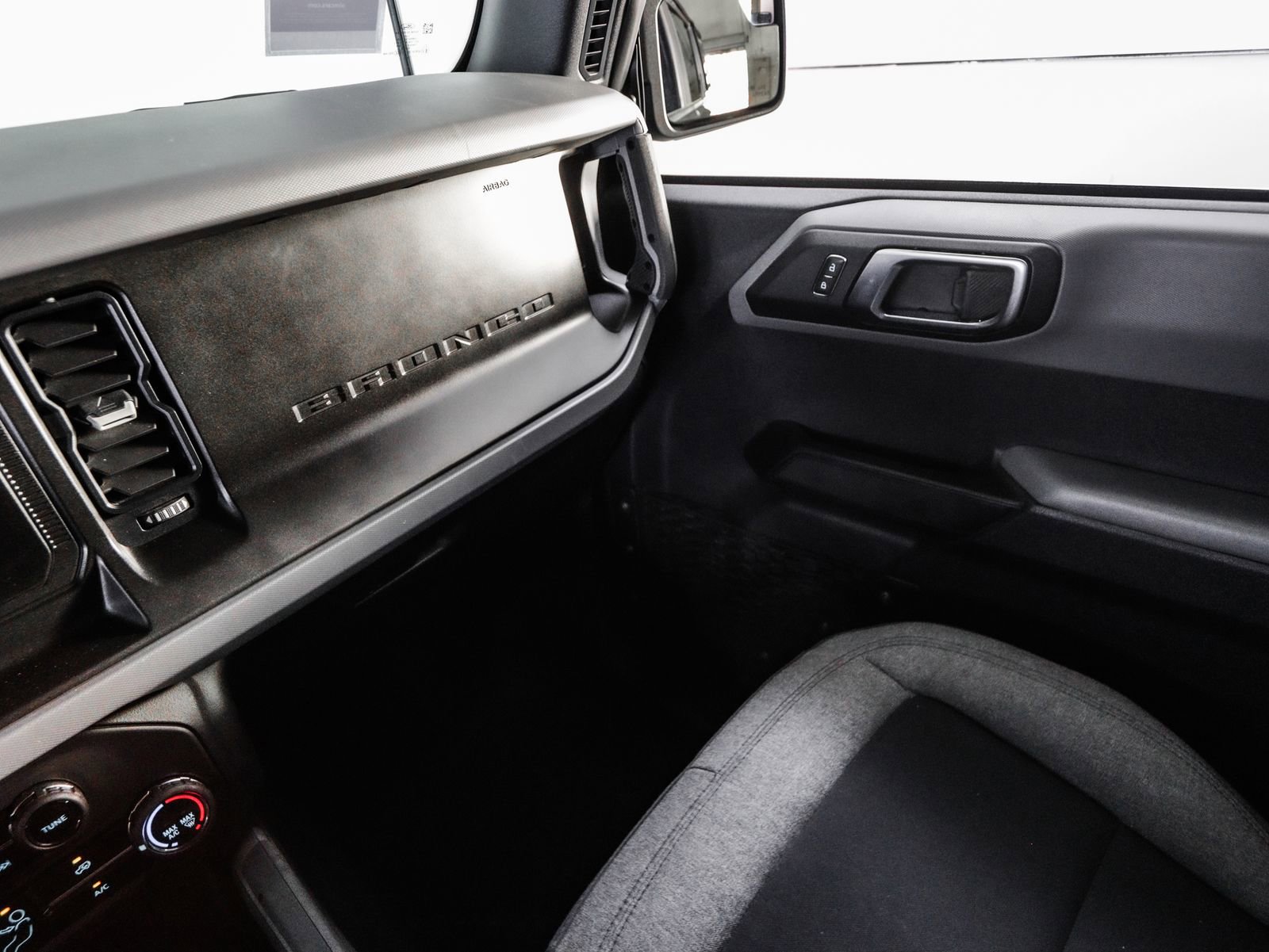 Used 2023 Ford Bronco Big Bend image 38