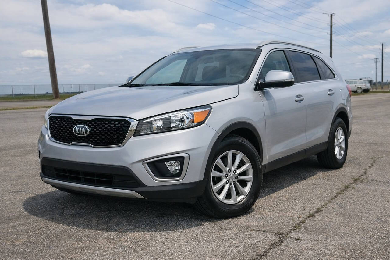 Used 2017 Kia Sorento AWD image 1