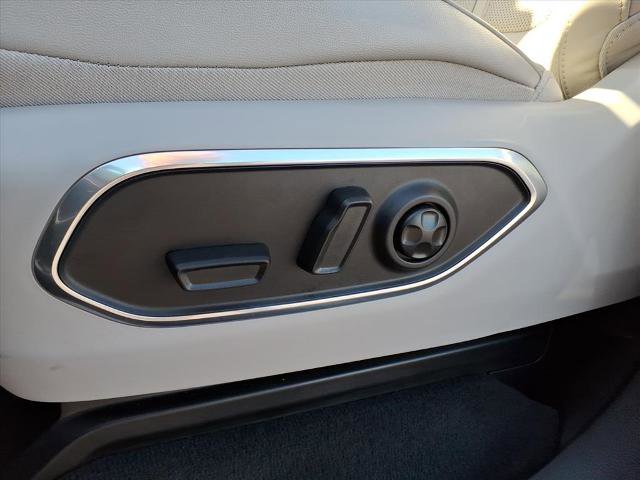 Used 2024 Jeep Wagoneer L 4WD image 4