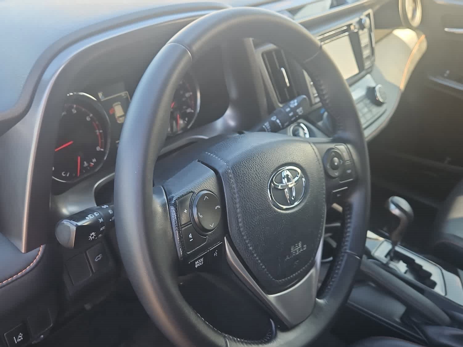 Used 2017 Toyota RAV4 SE image 2