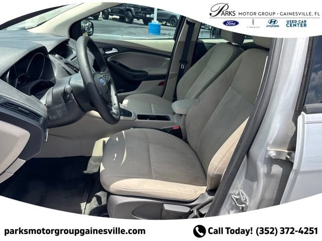 Certified 2017 Ford Focus SE FWD image 18