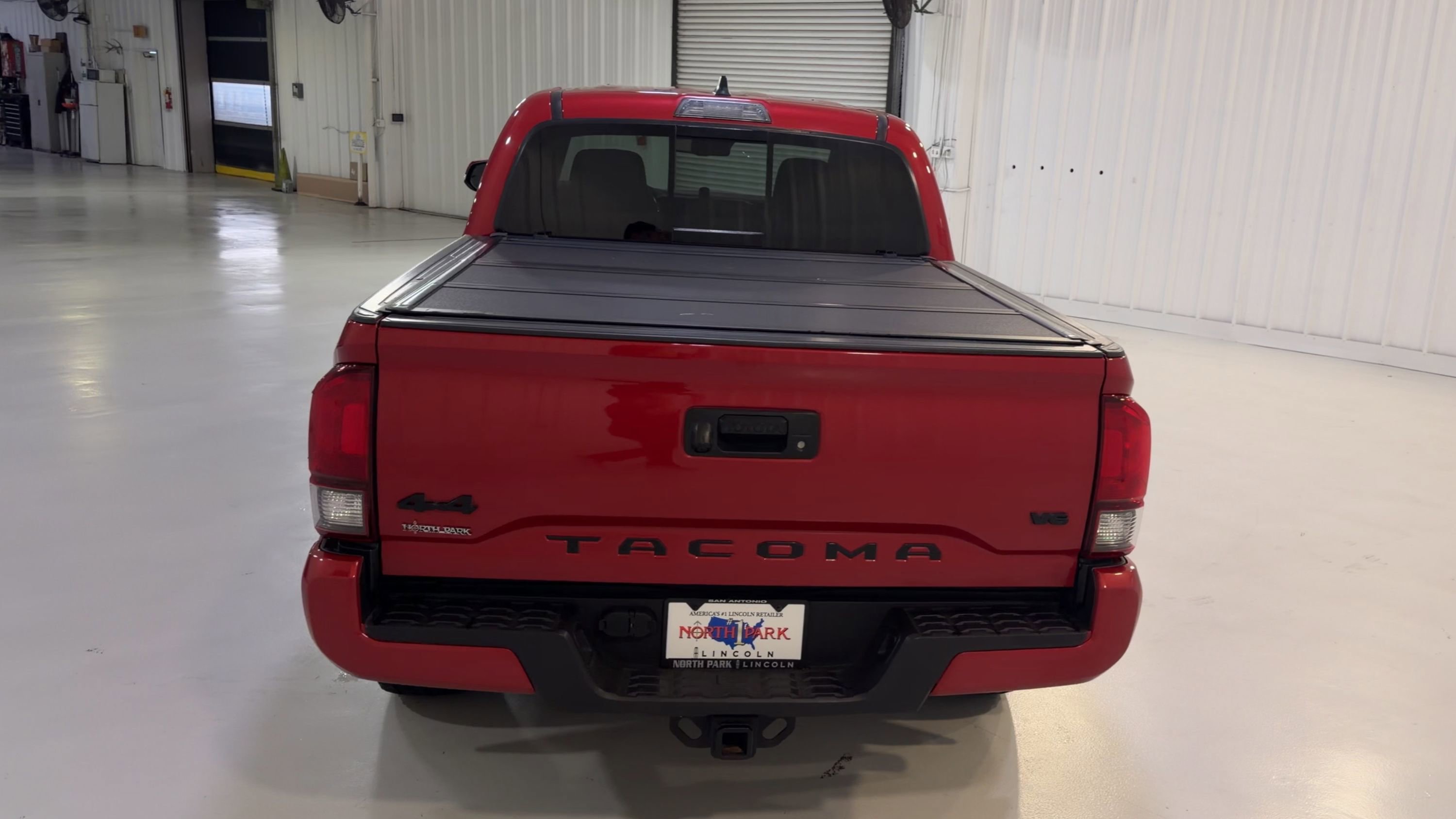 Used 2021 Toyota Tacoma SR5 w/ Technology Package AWD/4WD image 8