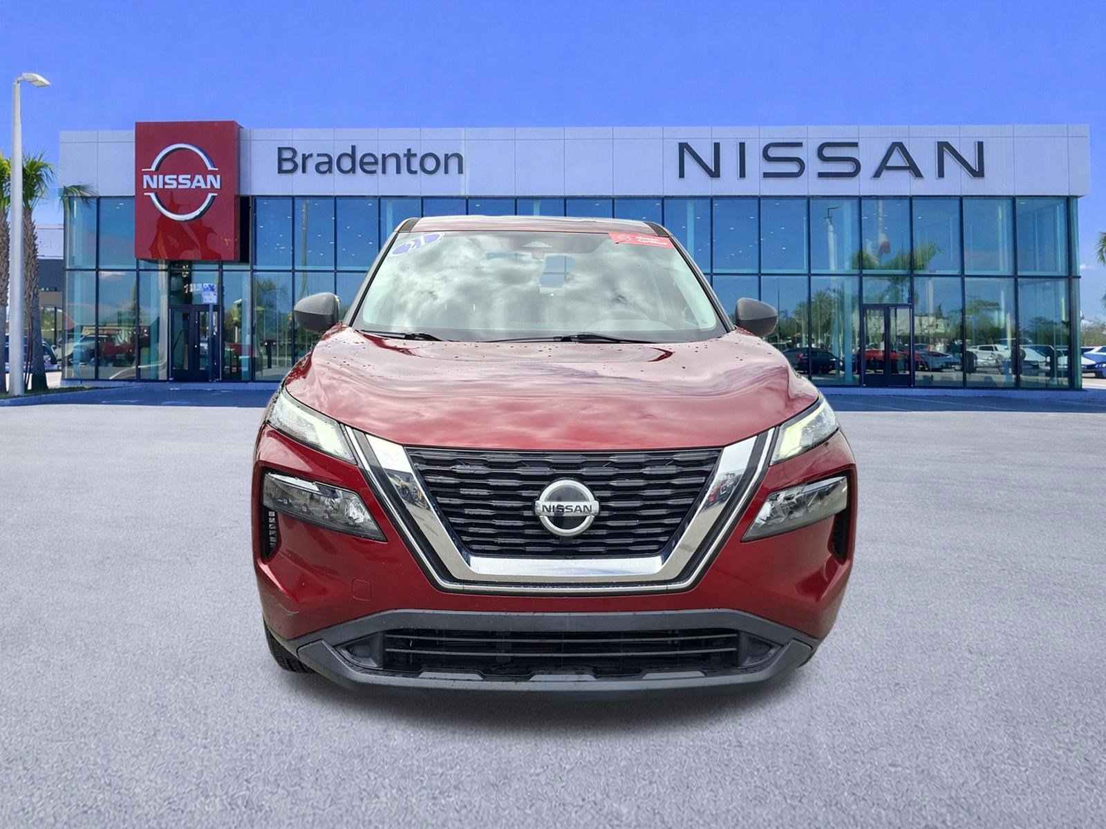 Used 2021 Nissan Rogue S image 2