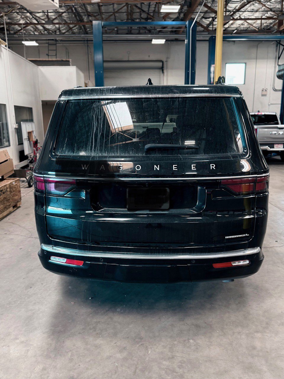 Used 2023 Jeep Wagoneer L Series III image 4