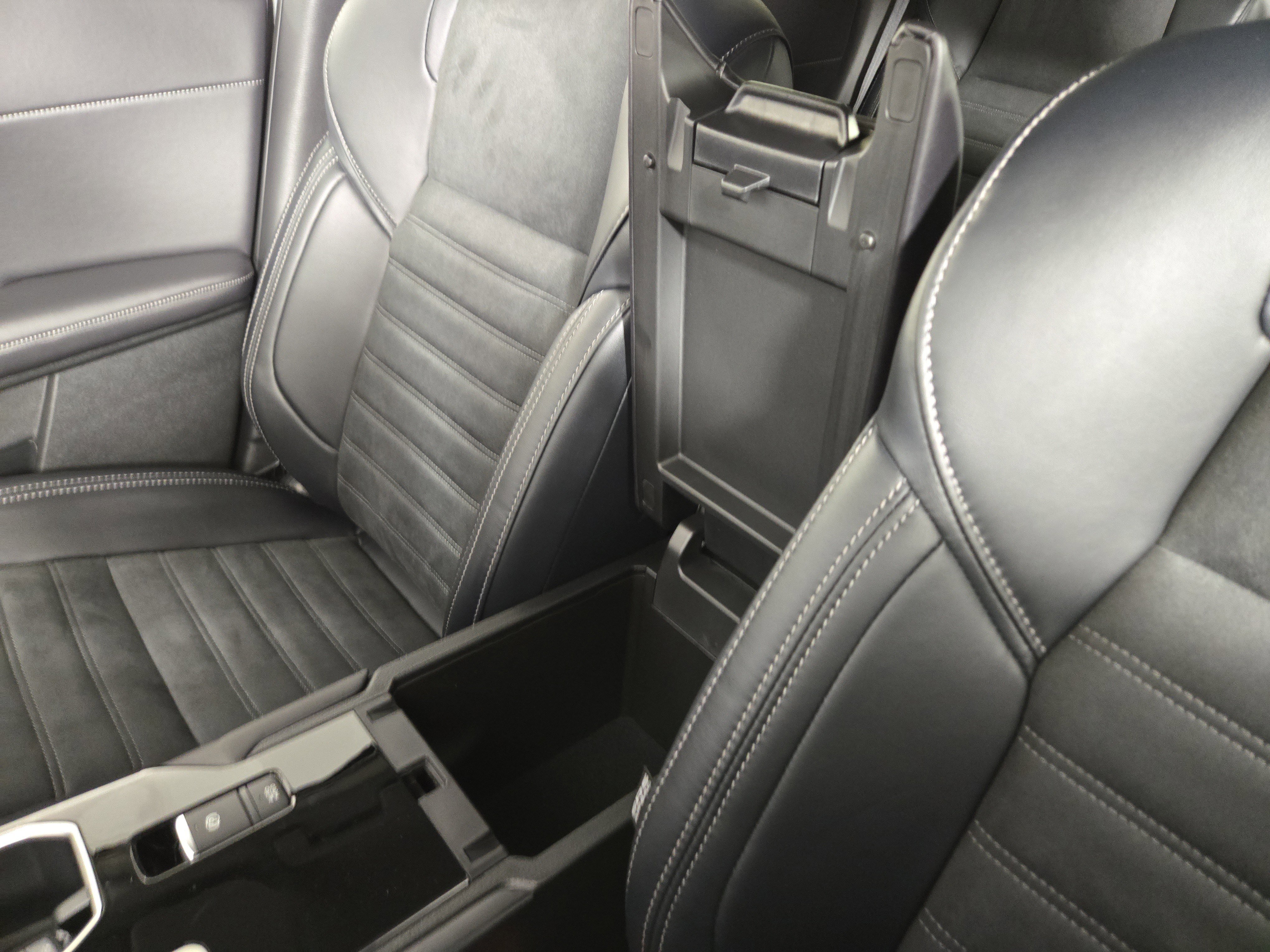 New 2026 Mitsubishi Outlander SE AWD/4WD image 28