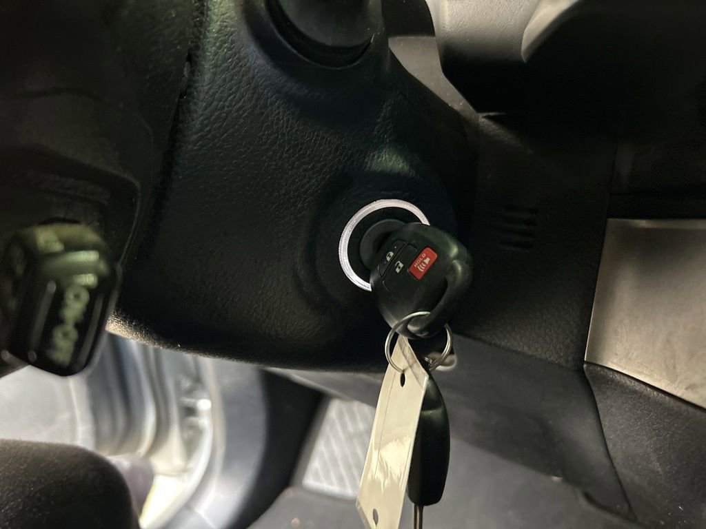 Used 2019 Toyota Tacoma SR5 RWD image 39